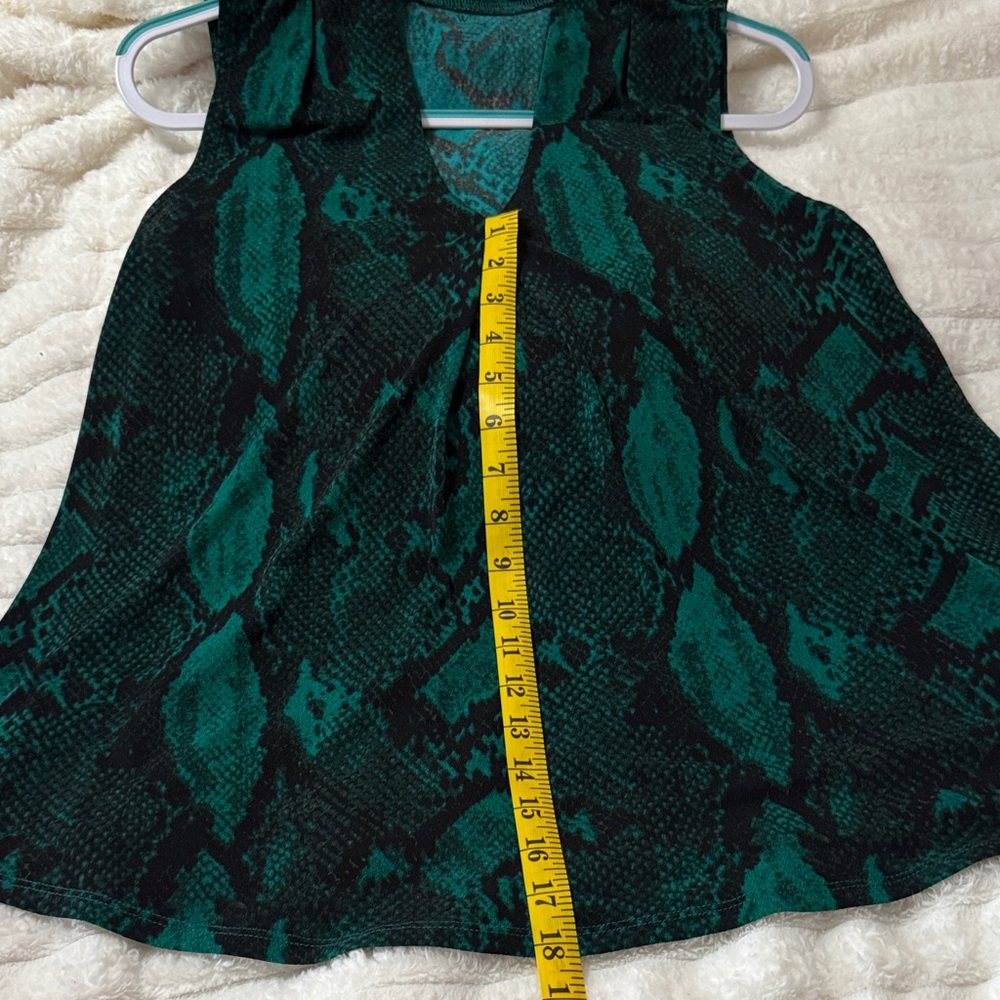 Worthington Green and Black Sleeveless Blouse - Picture 7 of 8